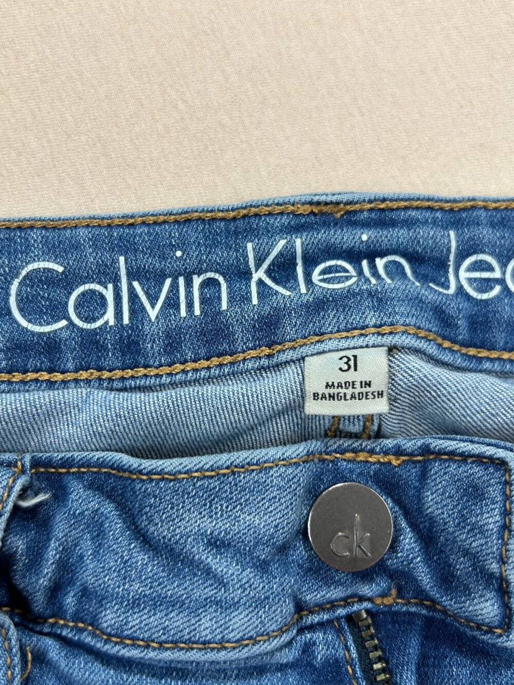 Calvin Klein Jeans Women's Size 31 Blue Denim Shorts Distressed Stretch